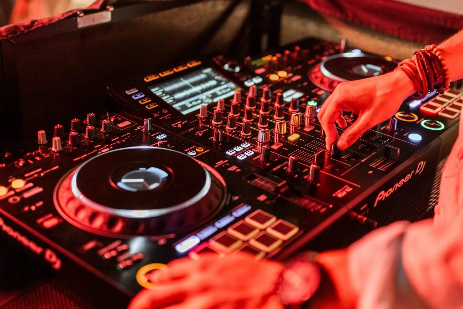 DJ anniversaire : comment réussir l’ambiance ?