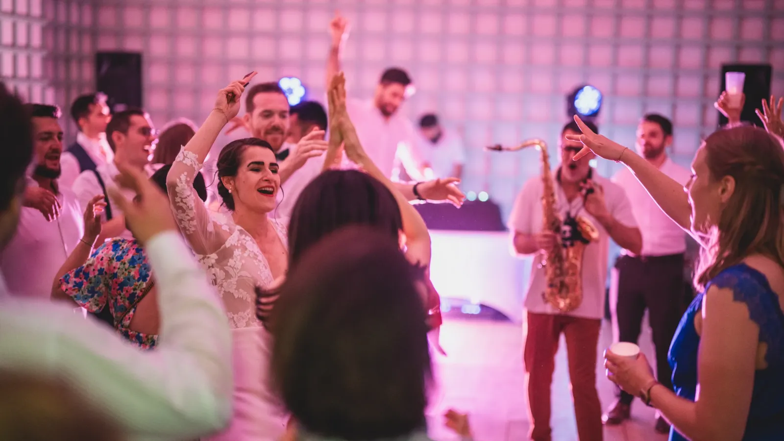 Tendances musicales mariage 2026 : playlists & styles