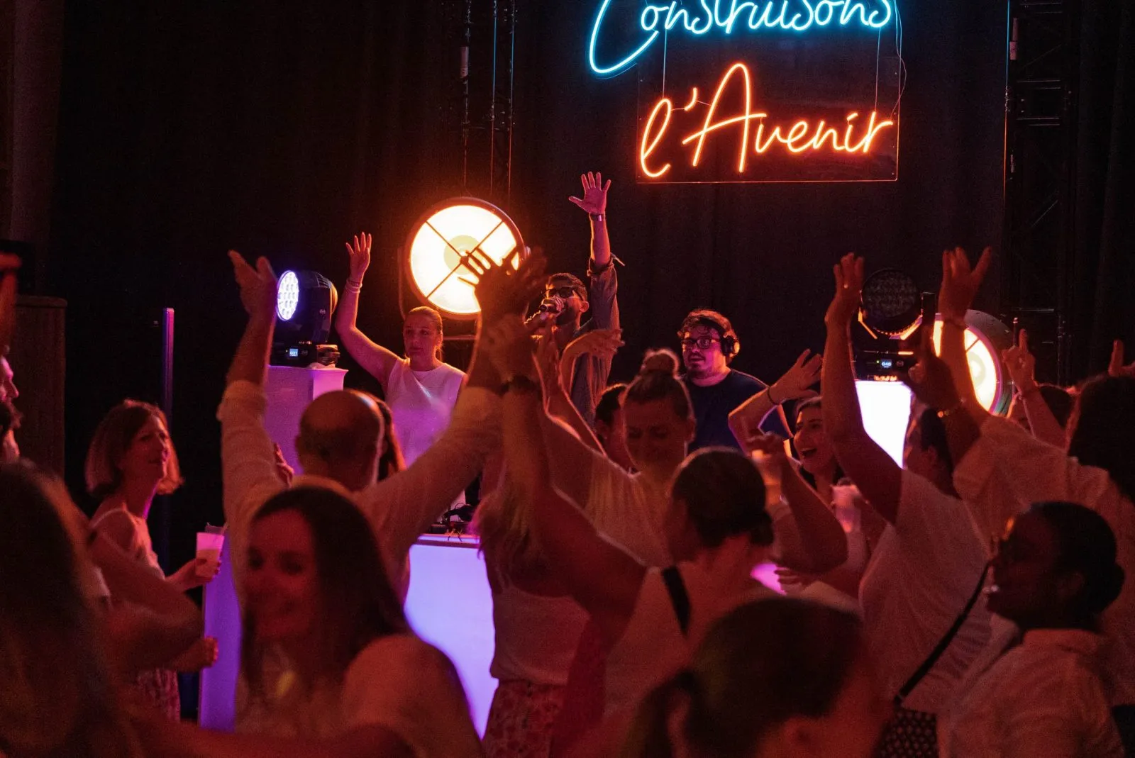 DJ pour soirée d’entreprise : les erreurs à éviter